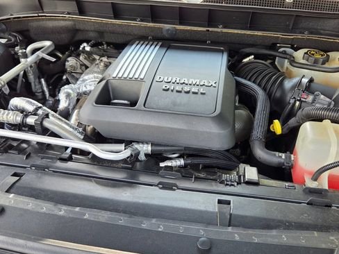 Used 2022 Chevrolet Tahoe LT w/ Luxury Package RWD image 10