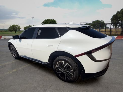 Certified 2024 Kia EV6 Wind w/ Wind Technology Package RWD image 4