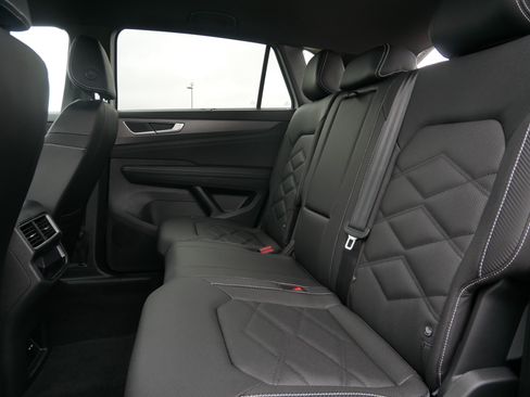 New 2026 Volkswagen Atlas Cross Sport SE AWD/4WD image 5