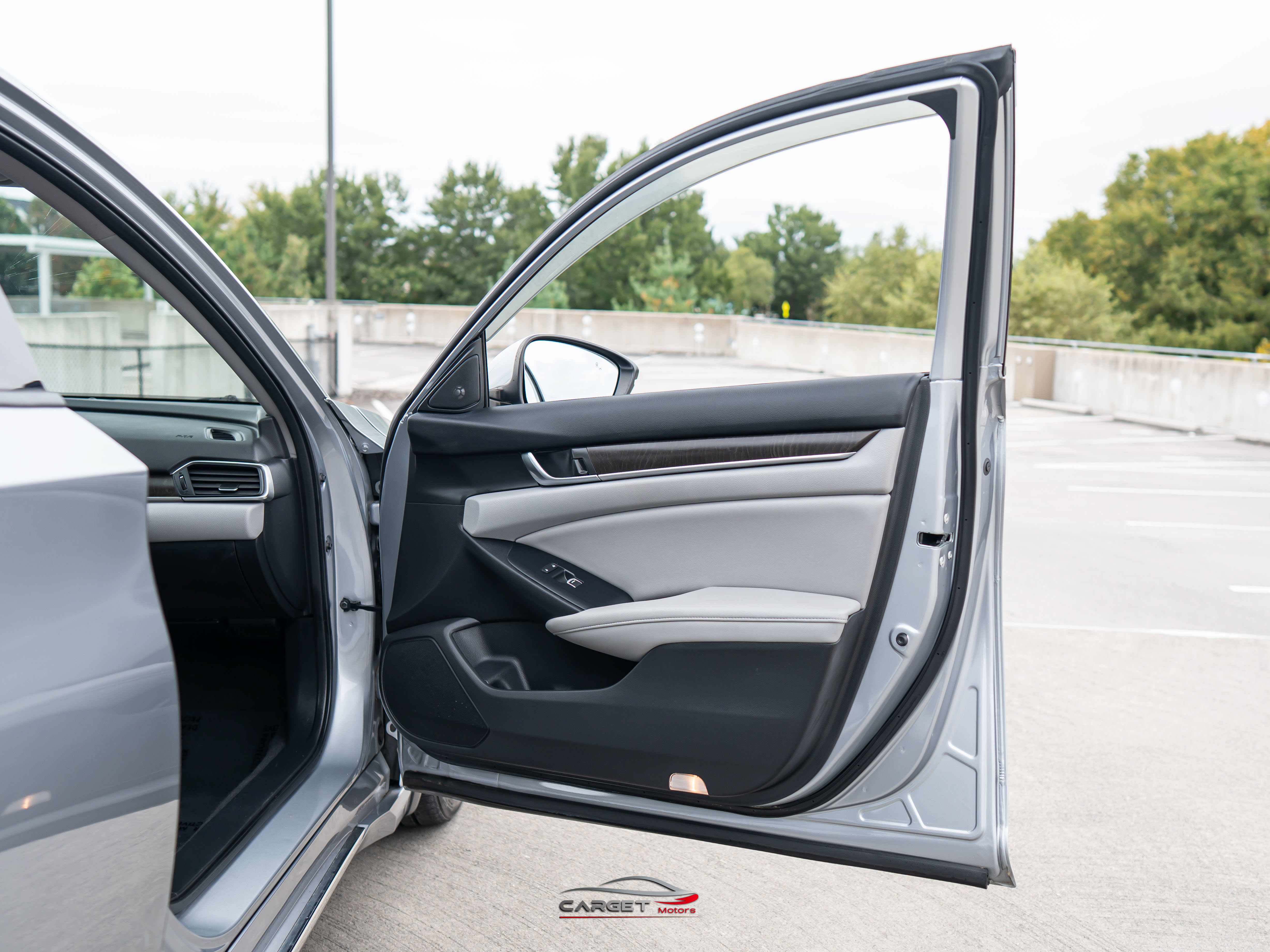 Used 2020 Honda Accord Touring image 41