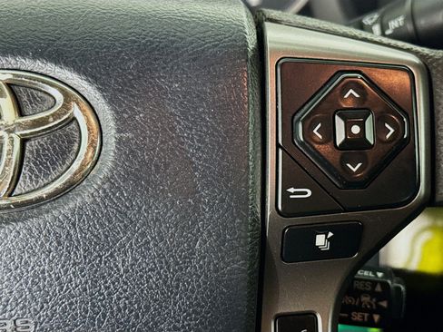 Used 2020 Toyota Tacoma SR5 image 14