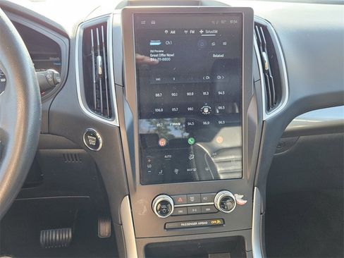 Used 2024 Ford Edge SEL image 17