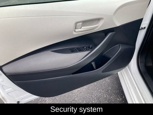 Used 2022 Toyota Corolla LE image 13