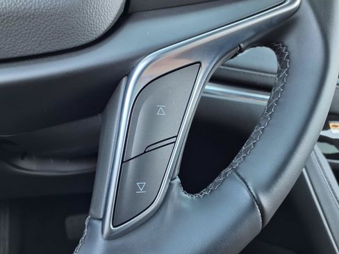 Used 2025 Cadillac XT5 Luxury FWD image 16