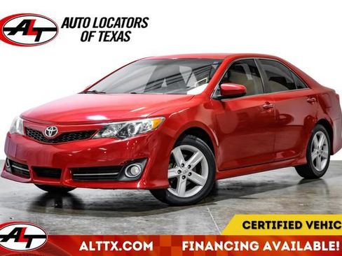 Used 2012 Toyota Camry SE FWD image 1