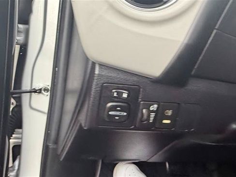 Used 2019 Toyota Corolla LE FWD image 25