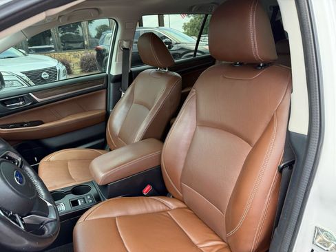 Used 2019 Subaru Outback 3.6R Touring AWD/4WD image 6