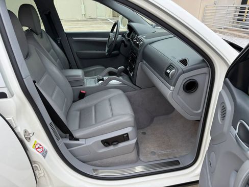 Used 2009 Porsche Cayenne S AWD/4WD image 16