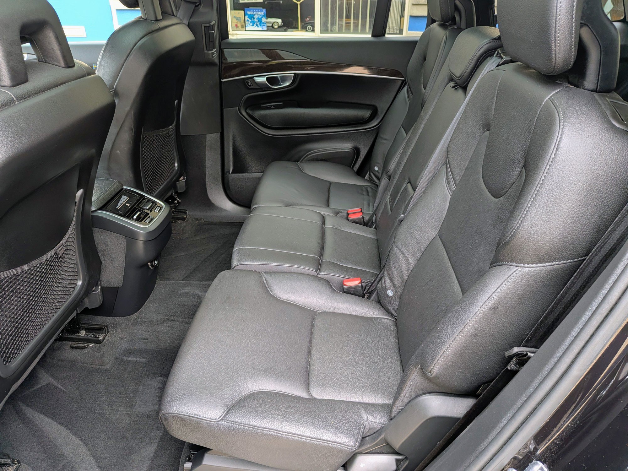 Used 2018 Volvo XC90 T6 Momentum w/ Convenience Package AWD/4WD image 7