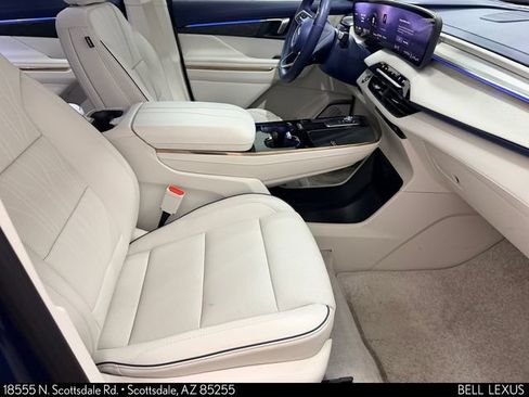 Used 2026 Buick Enclave Avenir w/ Super Cruise Package FWD image 12