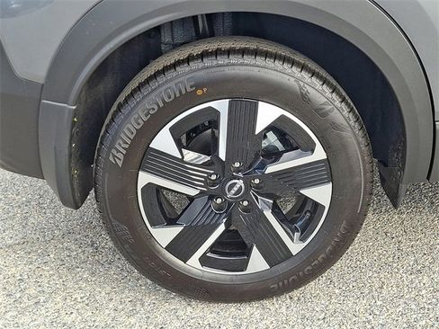 New 2026 Nissan Kicks SV image 8