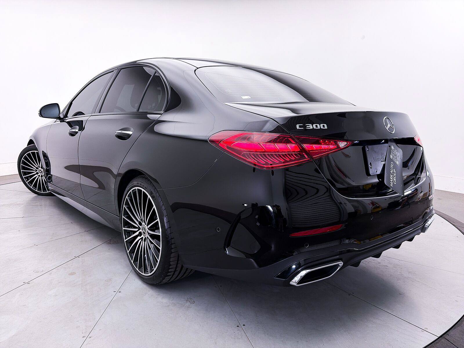 Used 2023 Mercedes-Benz C 300 Sedan image 2