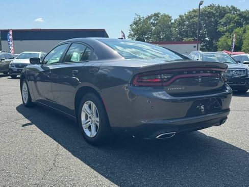 Used 2022 Dodge Charger SXT RWD image 3