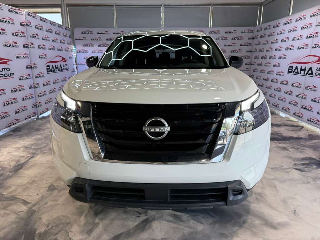 Used 2024 Nissan Pathfinder S AWD/4WD image 3