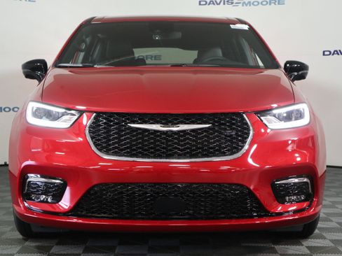 New 2026 Chrysler Pacifica Select image 13