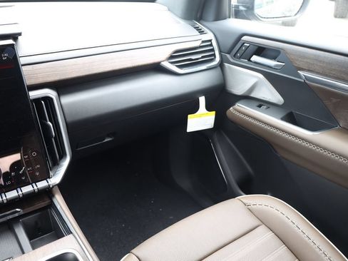 New 2026 GMC Acadia Denali Ultimate AWD/4WD image 22
