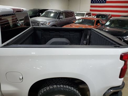 Used 2022 Chevrolet Silverado 1500 LT w/ Z71 Off-Road Package AWD/4WD image 45