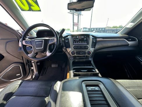 Used 2020 GMC Yukon XL Denali RWD image 17