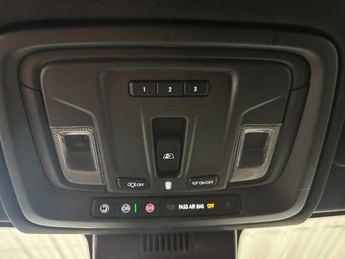 Used 2024 GMC Sierra 1500 AT4 w/ Technology Package AWD/4WD image 20