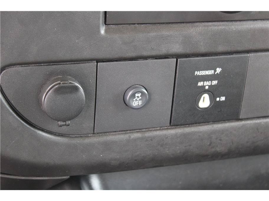 Used 2015 Chevrolet Express 3500 RWD image 19