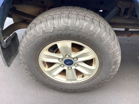 Used 2015 Ford F150 XLT AWD/4WD image 4