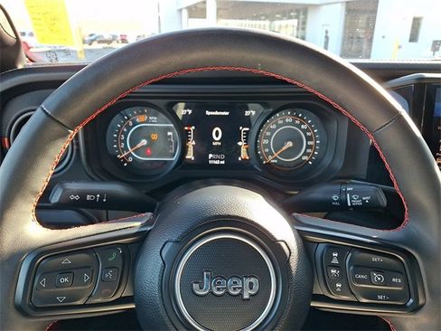 Used 2024 Jeep Wrangler Unlimited Rubicon w/ Technology Group image 20