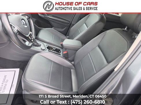 Used 2018 Volkswagen Tiguan SE AWD/4WD image 35