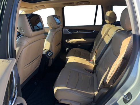 Used 2020 Cadillac XT6 Sport w/ Platinum Package image 16