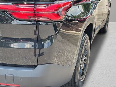 Used 2022 Chevrolet Traverse LT FWD image 38
