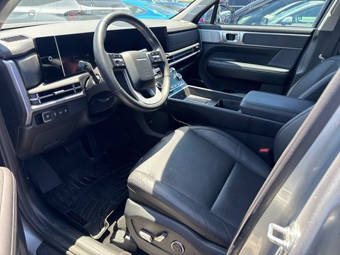 Used 2024 Hyundai Santa Fe Limited FWD image 3