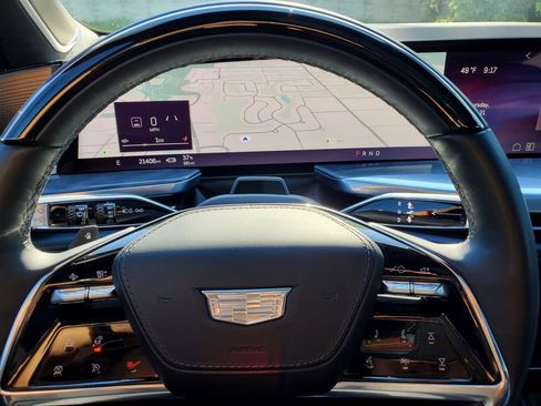 Certified 2025 Cadillac Escalade IQ Sport 2 AWD/4WD image 18