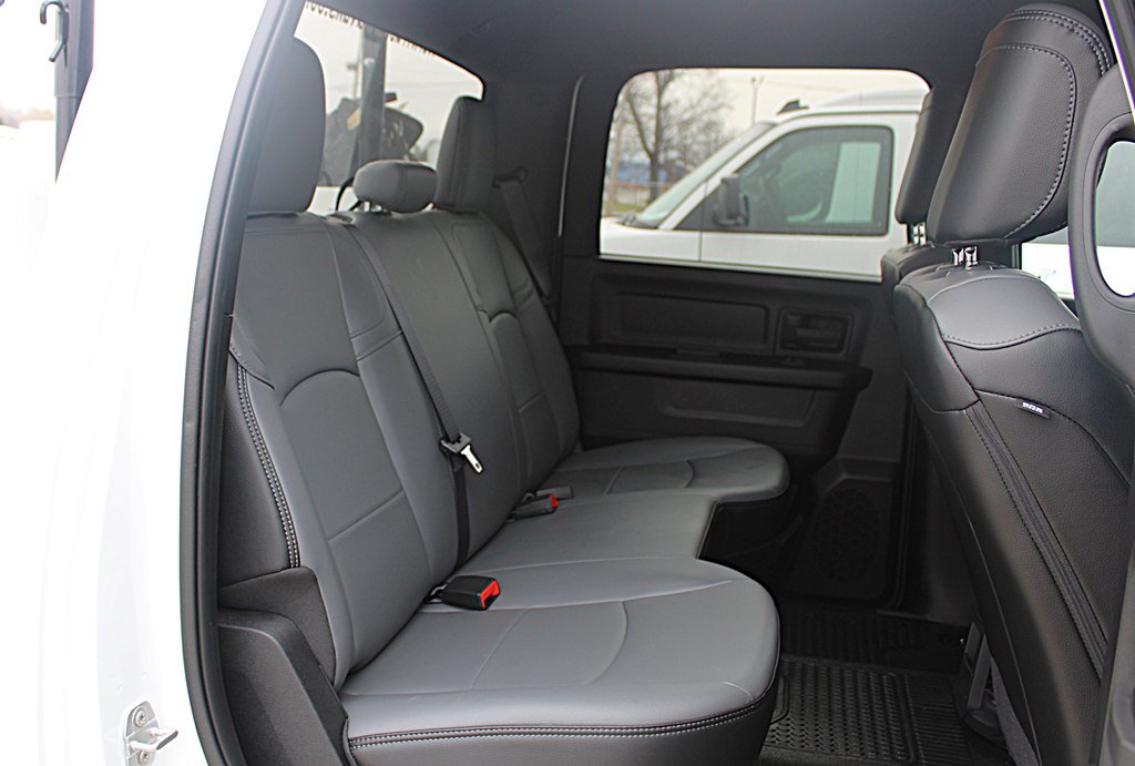 Used 2024 RAM 2500 Tradesman w/ Chrome Appearance Group RWD image 23