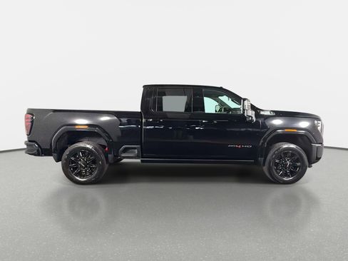 Used 2025 GMC Sierra 2500 AT4 AWD/4WD image 2