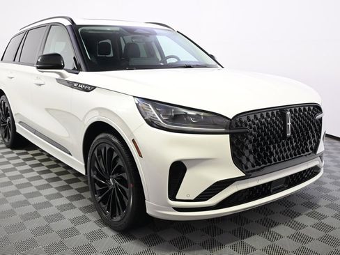 New 2026 Lincoln Aviator Reserve image 8