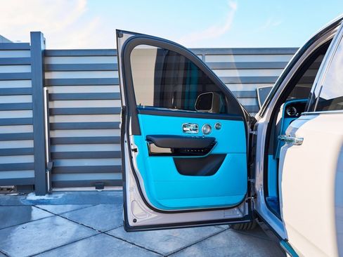 Used 2025 Rolls-Royce Cullinan image 32