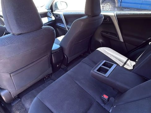 Used 2018 Toyota RAV4 LE FWD image 26