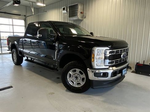 Used 2025 Ford F250 XLT image 1