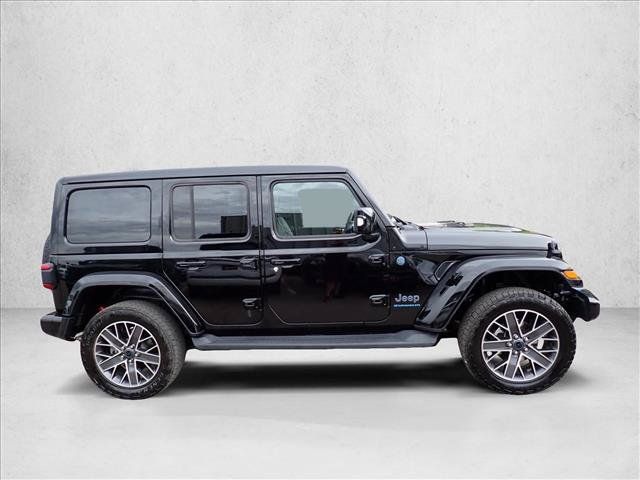 Used 2024 Jeep Wrangler High Altitude AWD/4WD image 5