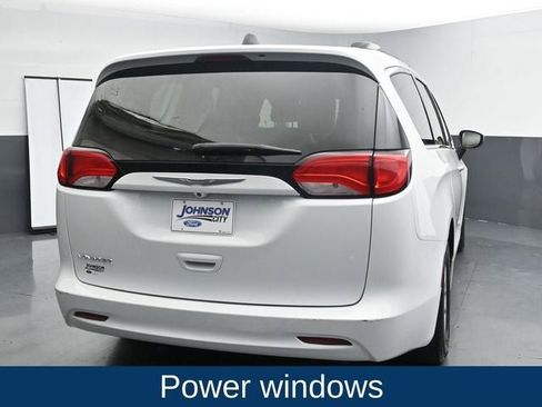 Used 2021 Chrysler Voyager Lxi FWD image 11