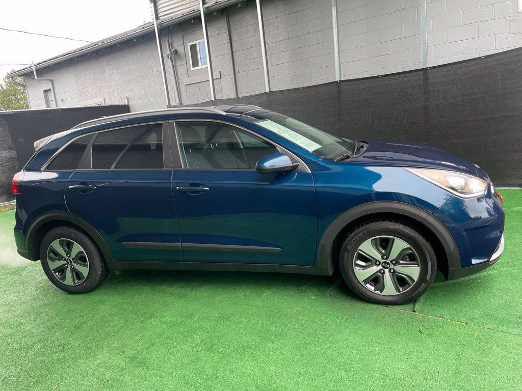 Used 2018 Kia Niro LX FWD image 2