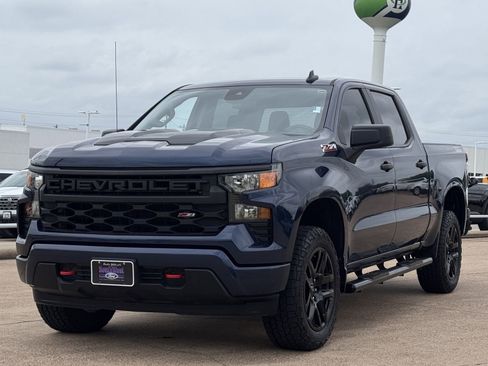 Used 2022 Chevrolet Silverado 1500 Custom Trail Boss w/ LPO, Dark Essentials Package image 8