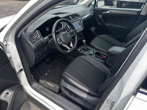 Used 2022 Volkswagen Tiguan SE AWD/4WD image 10