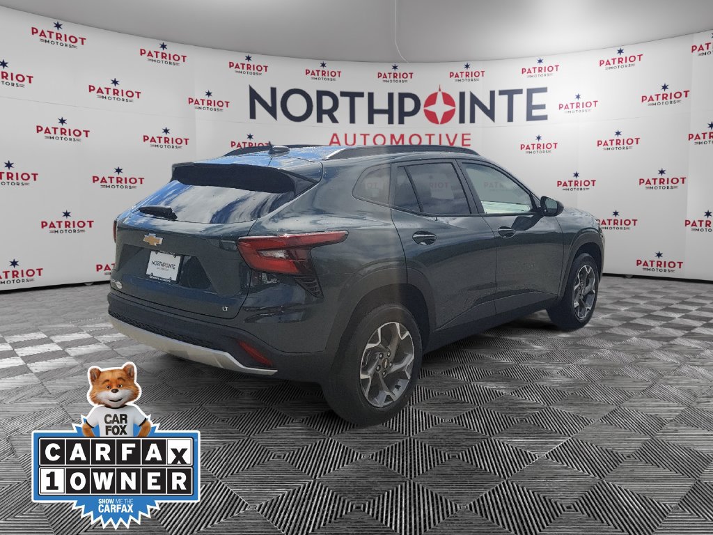 Used 2025 Chevrolet Trax LT FWD image 9