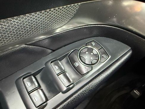 Used 2019 Ford Explorer XLT w/ Equipment Group 202A AWD/4WD image 11