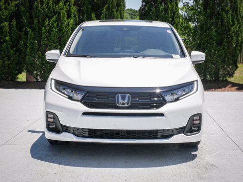 New 2026 Honda Odyssey Touring image 3