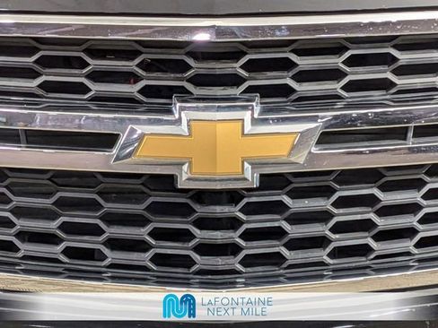 Used 2018 Chevrolet Suburban Premier image 9