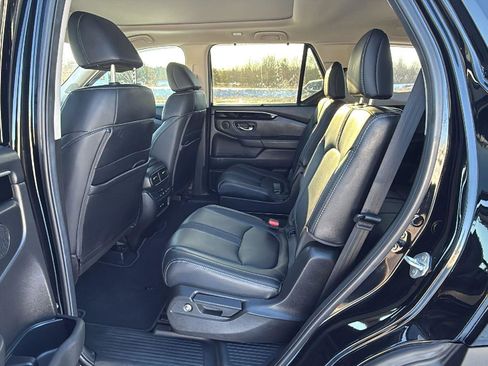 Used 2025 Honda Pilot Touring image 25