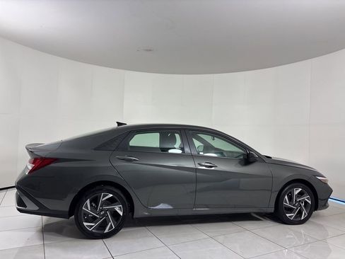 New 2025 Hyundai Elantra SEL FWD image 6