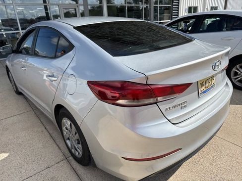 Used 2018 Hyundai Elantra SE image 7