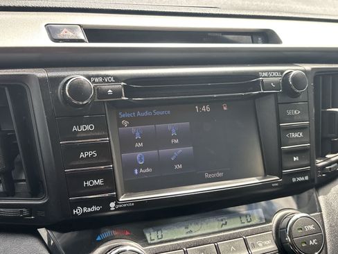 Used 2016 Toyota RAV4 XLE AWD/4WD image 17